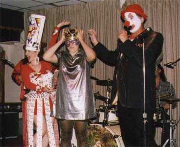 Click on the photo to send a message to Extremo!